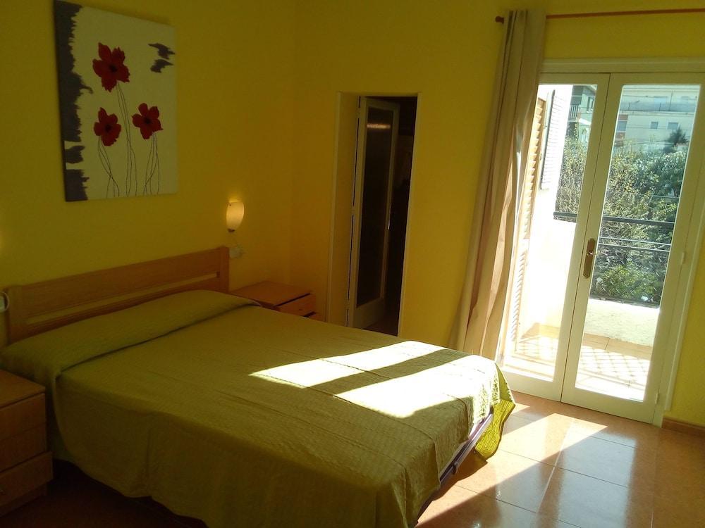 Hostal Lleida 카라펠 외부 사진